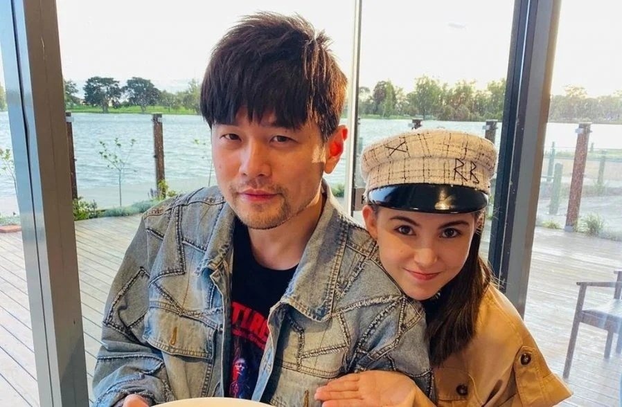 Vo chong Chau Kiet Luan cho con gai 8 tuoi di du hoc hinh anh