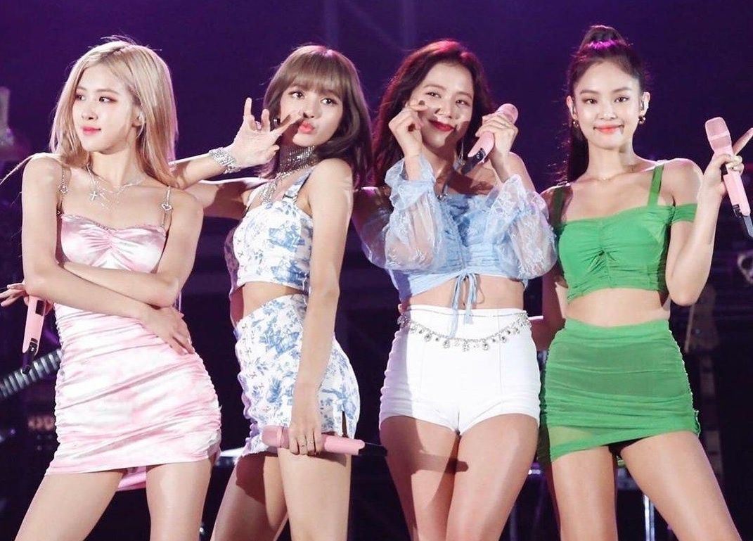 Fan Trung Quoc san ve xem concert BlackPink tai Viet Nam hinh anh