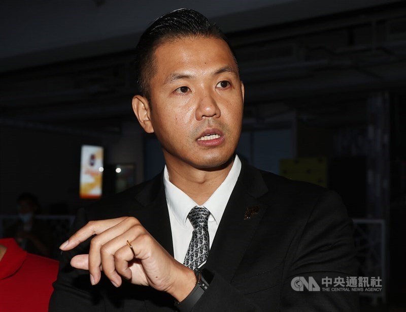 Tran Kien Chau be boi anh 1