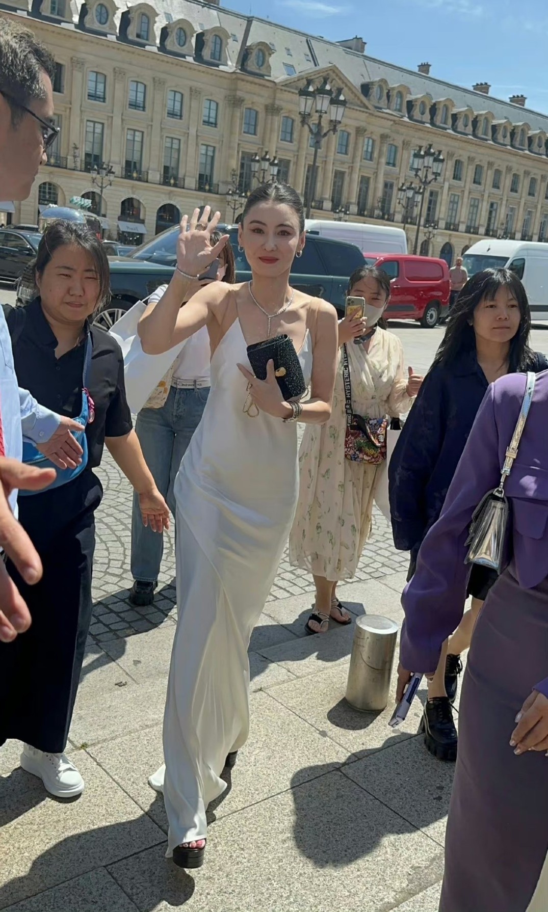 Truong Ba Chi sac voc anh 6