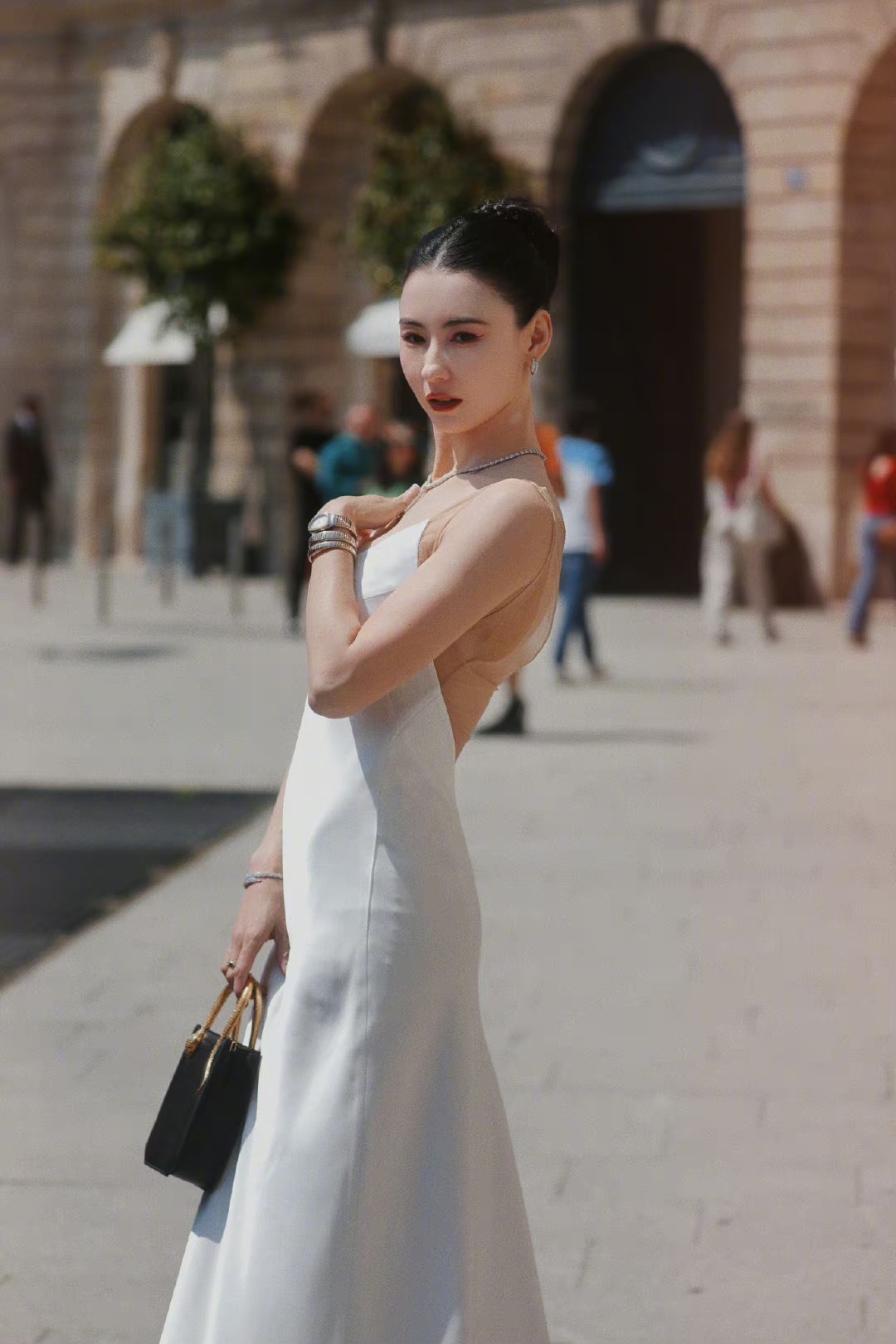 Truong Ba Chi sac voc anh 4