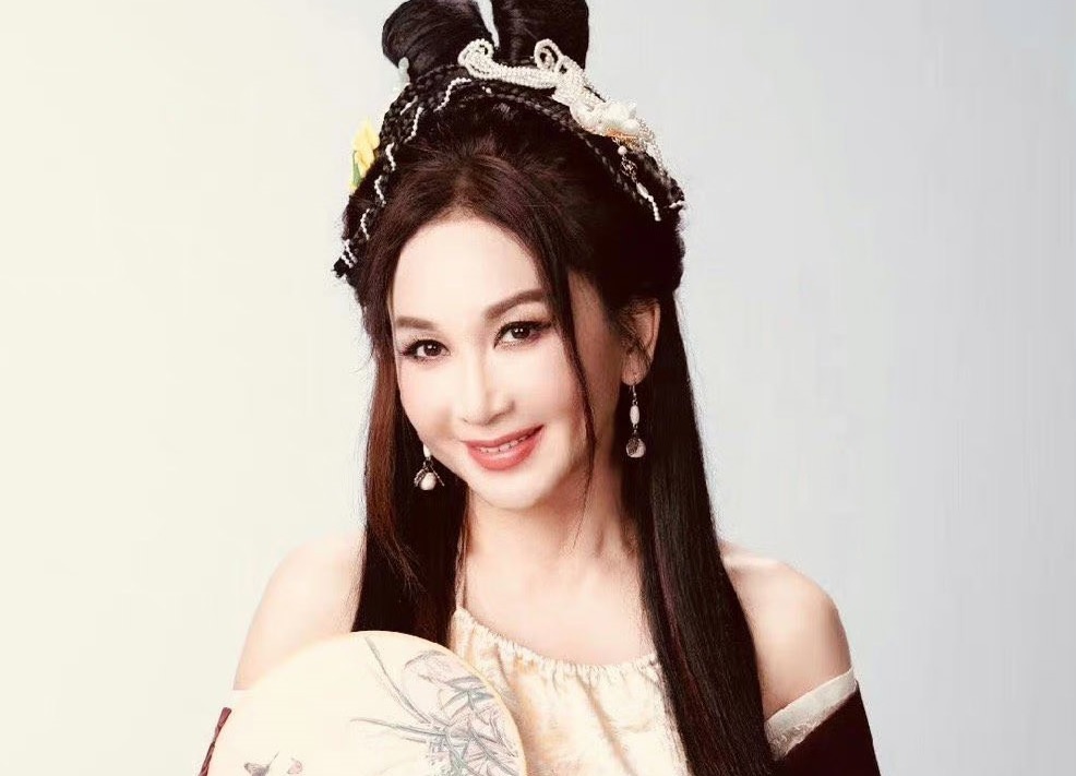 On Bich Ha tai hien hinh anh Dat Ky hinh anh