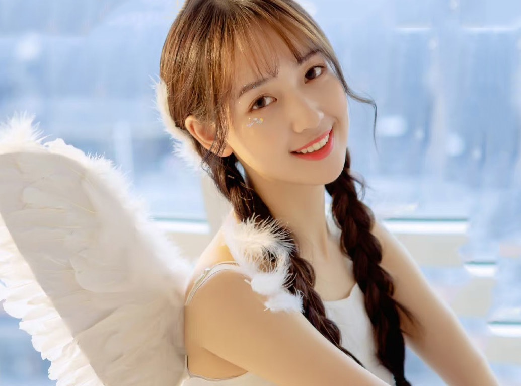 Tan Nguu Chinh Uy thay ten doi ho sau song gio voi Ngo Diec Pham hinh anh