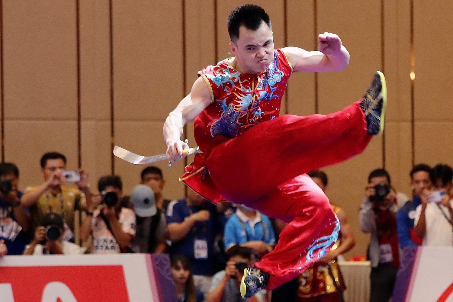 Tam HCV dau tien cua chang trai dan toc Tay hinh anh