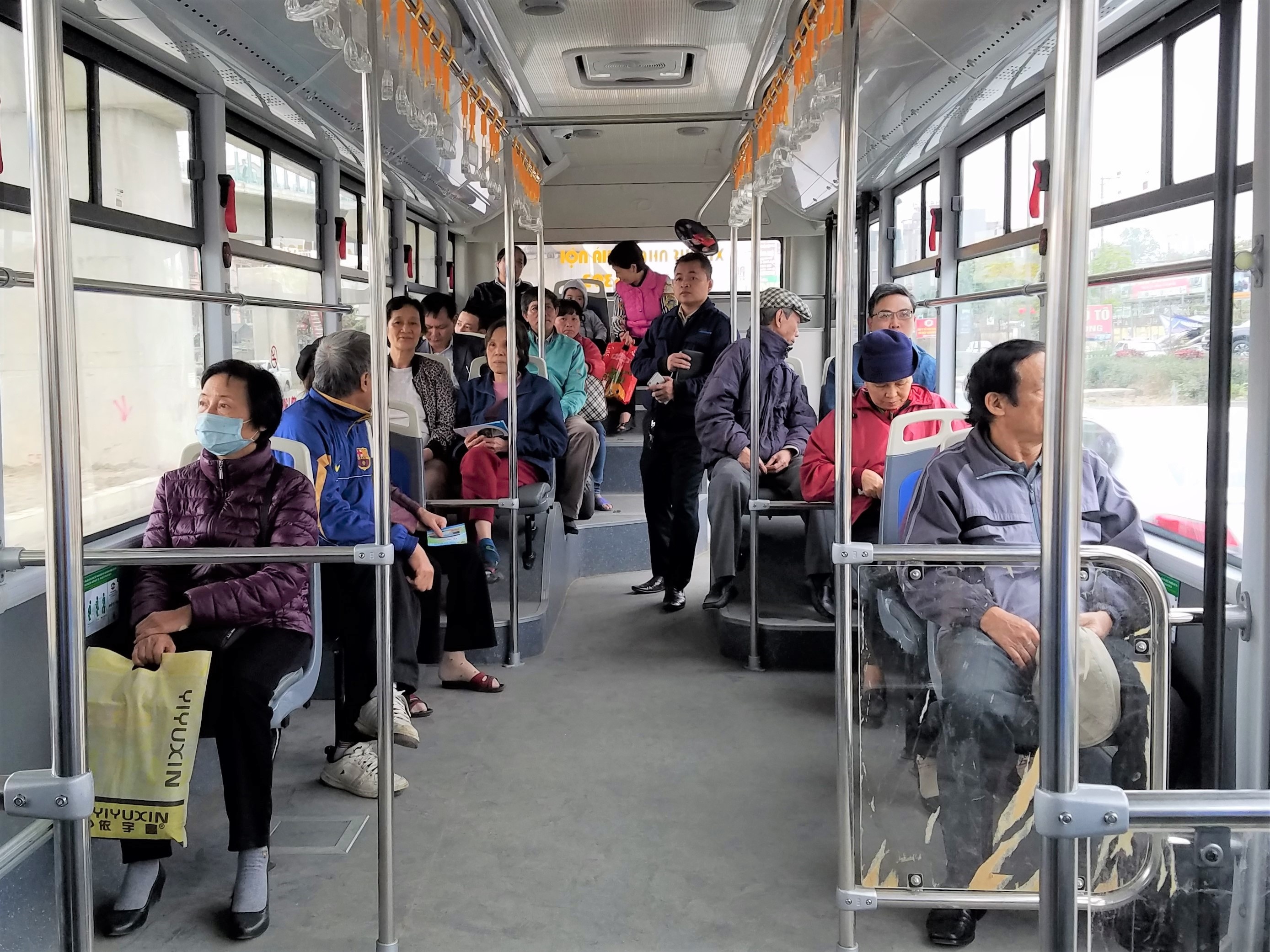 người dân Hà Nội chấm điểm buýt nhanh ảnh 1 nguoi dan Ha Noi cham diem buyt nhanh anh 1