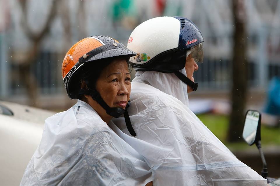 Anh huong vung ap thap, TP.HCM mua to hinh anh