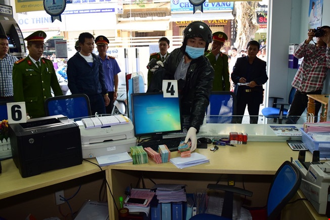 dung lai hien truong cuop ngan hang BIDV anh 3