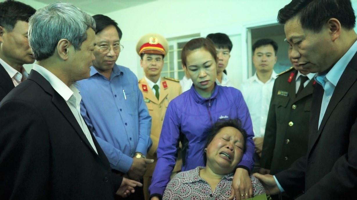 mẹ người tử vong vụ nổ xe khách  ảnh 1 me nguoi tu vong vu no xe khach anh 1