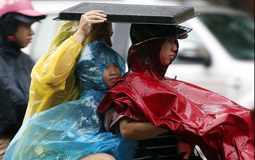 Canh bao dong set, to loc va gio giat manh o Sai Gon hinh anh