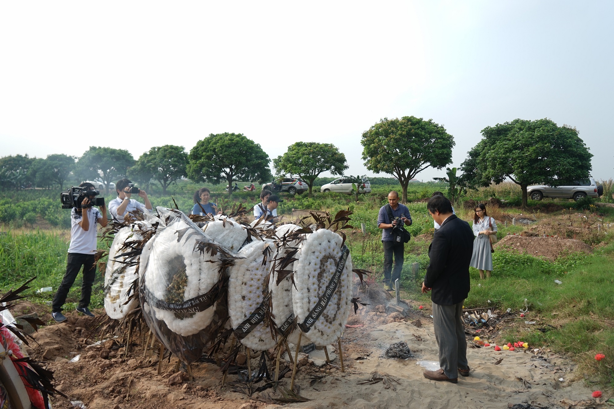 Bé Nhật Linh gặp nghi phạm hàng ngày ảnh 2 Be Nhat Linh gap nghi pham hang ngay anh 2