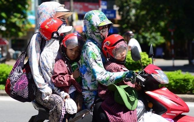 Nang nong, loc va mua da xay ra tren dien rong trong thang 5 hinh anh