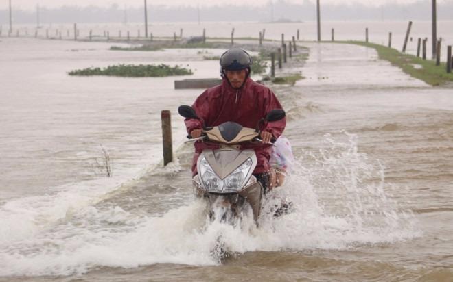 Canh bao lu, sat lo dat o cac tinh phia Bac sau mua lon hinh anh