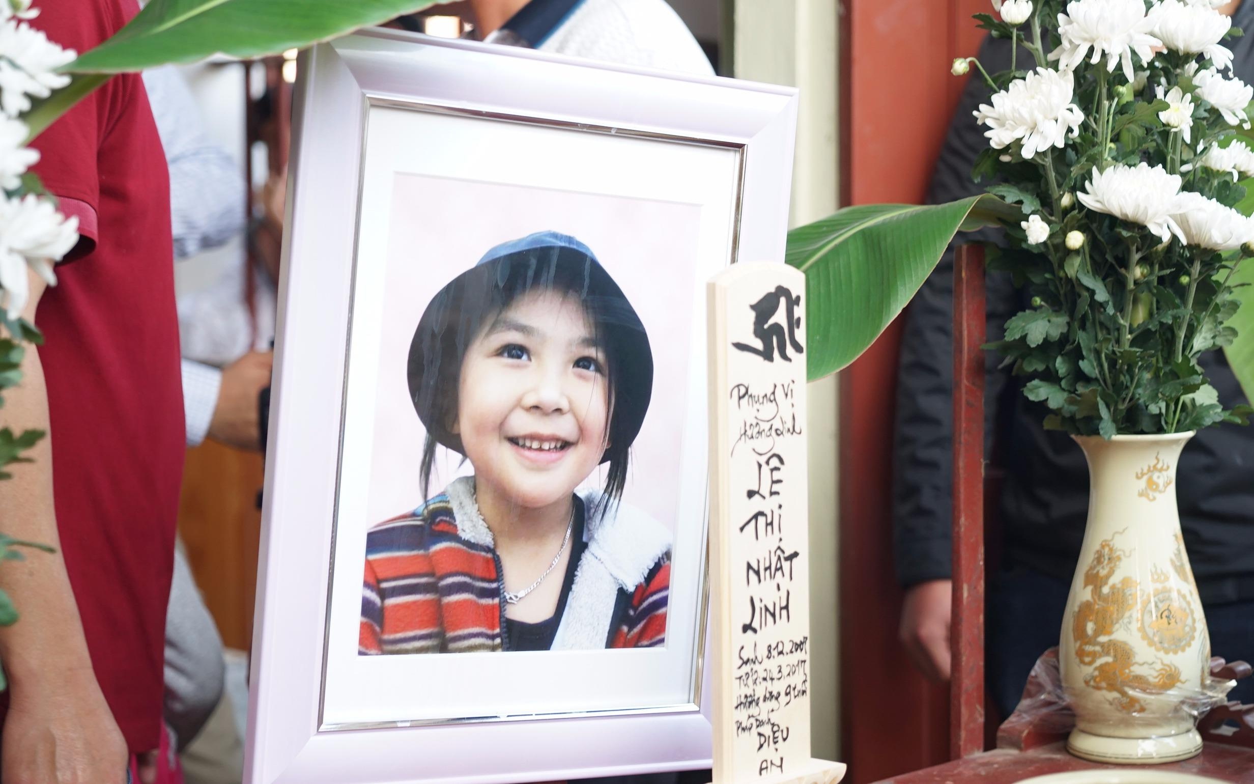 Me be Nhat Linh: 'Ke sat hai con gai toi van ngu ngon hang dem' hinh anh