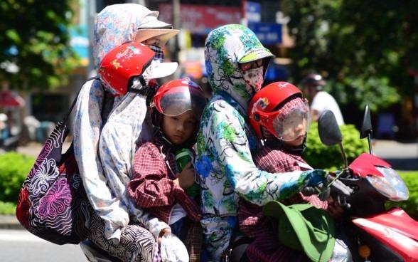 Nang nong Ha Noi len dinh 41 do C hom nay hinh anh