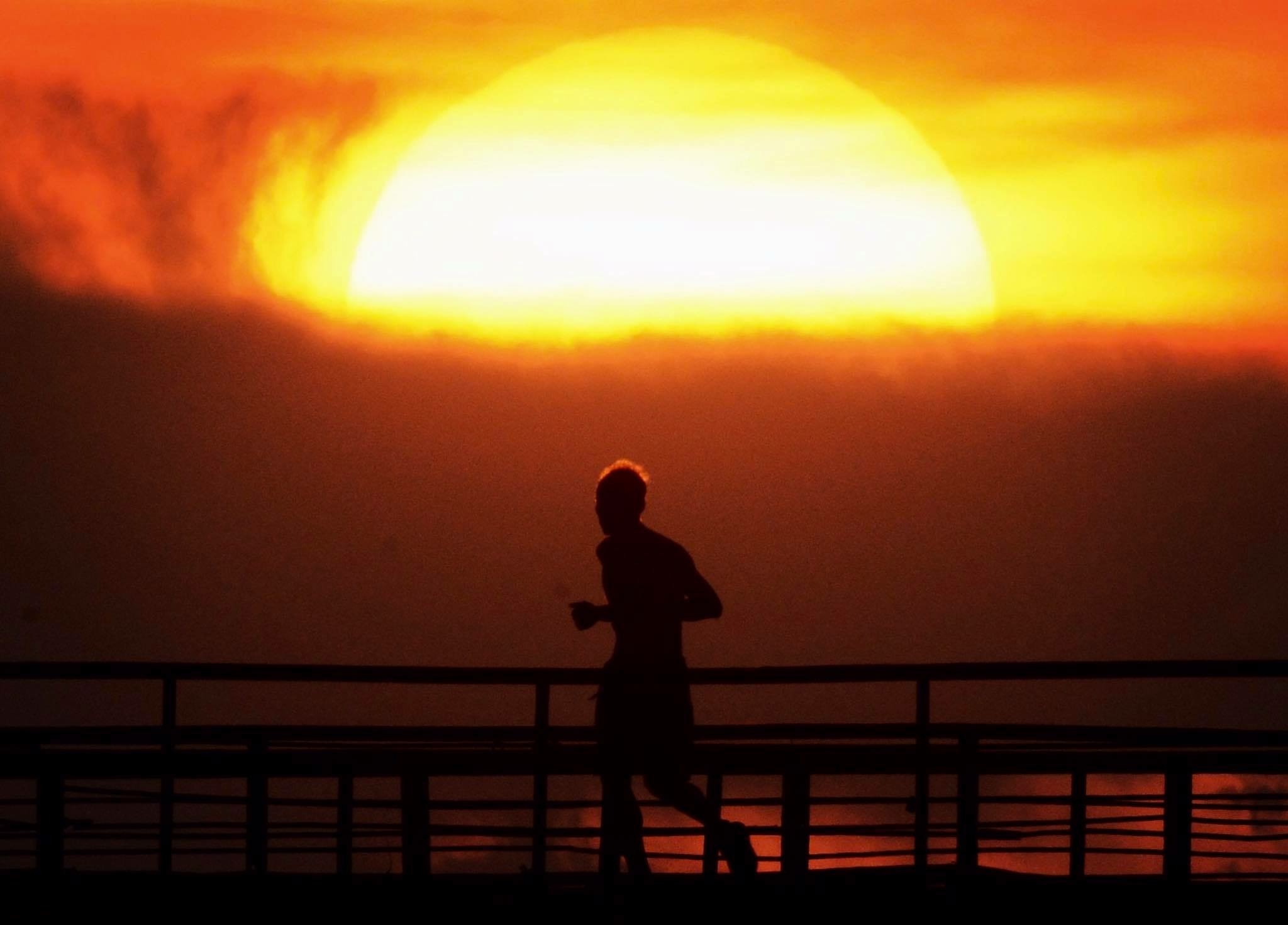 Nang nong Ha Noi vuot ky luc 40 nam hinh anh