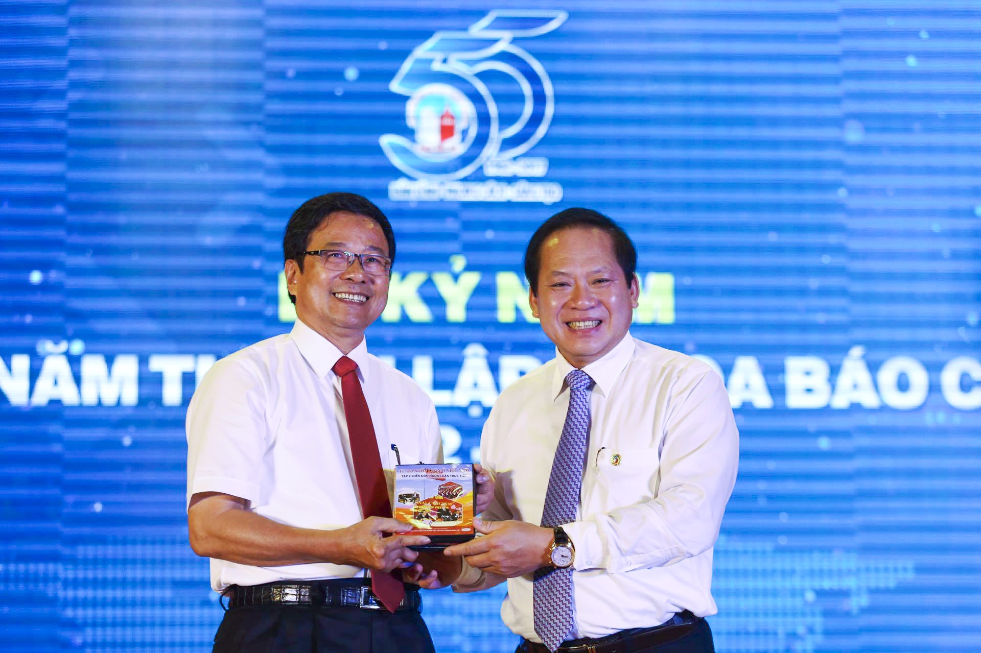 Mạng xã hội tấn công ảnh 1 Mang xa hoi tan cong anh 1