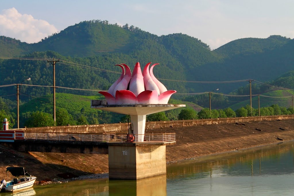 Thai Nguyen tinh phuong an di doi dan duoi chan dap Nui Coc hinh anh