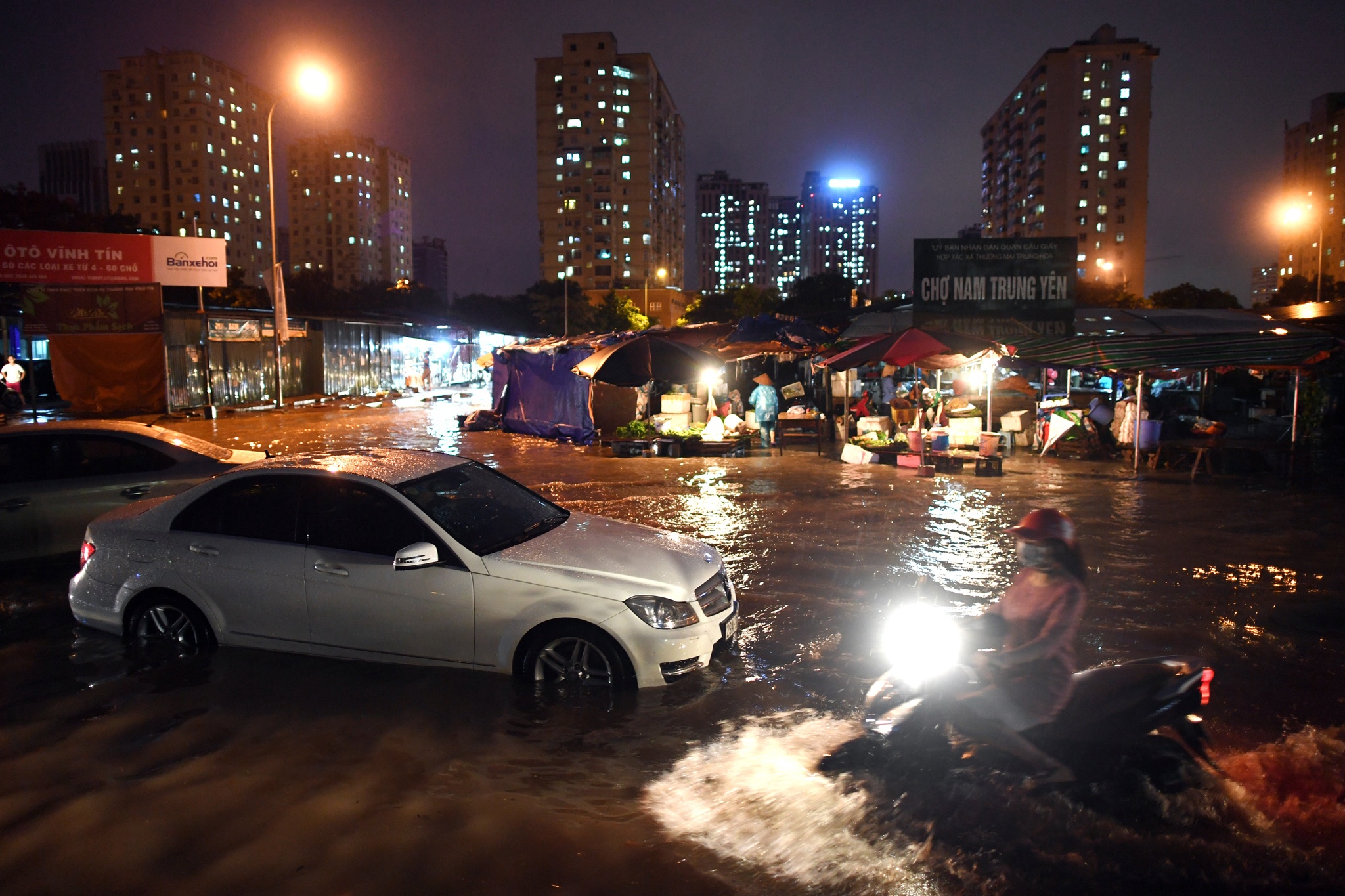 Ha Noi ngap lut sau mua lon anh 11