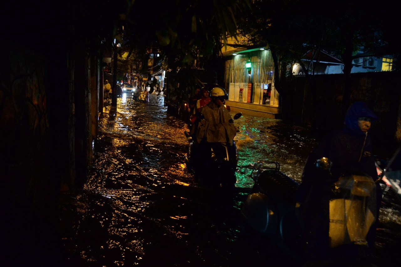 Ha Noi ngap nang vi mua lon anh 4