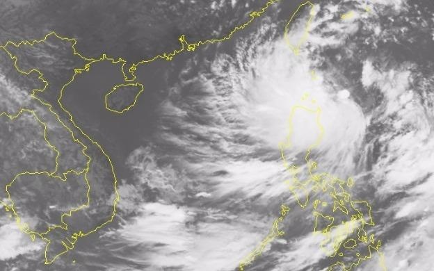 Bao Hato manh cap 10 dang tien vao Bien Dong hinh anh