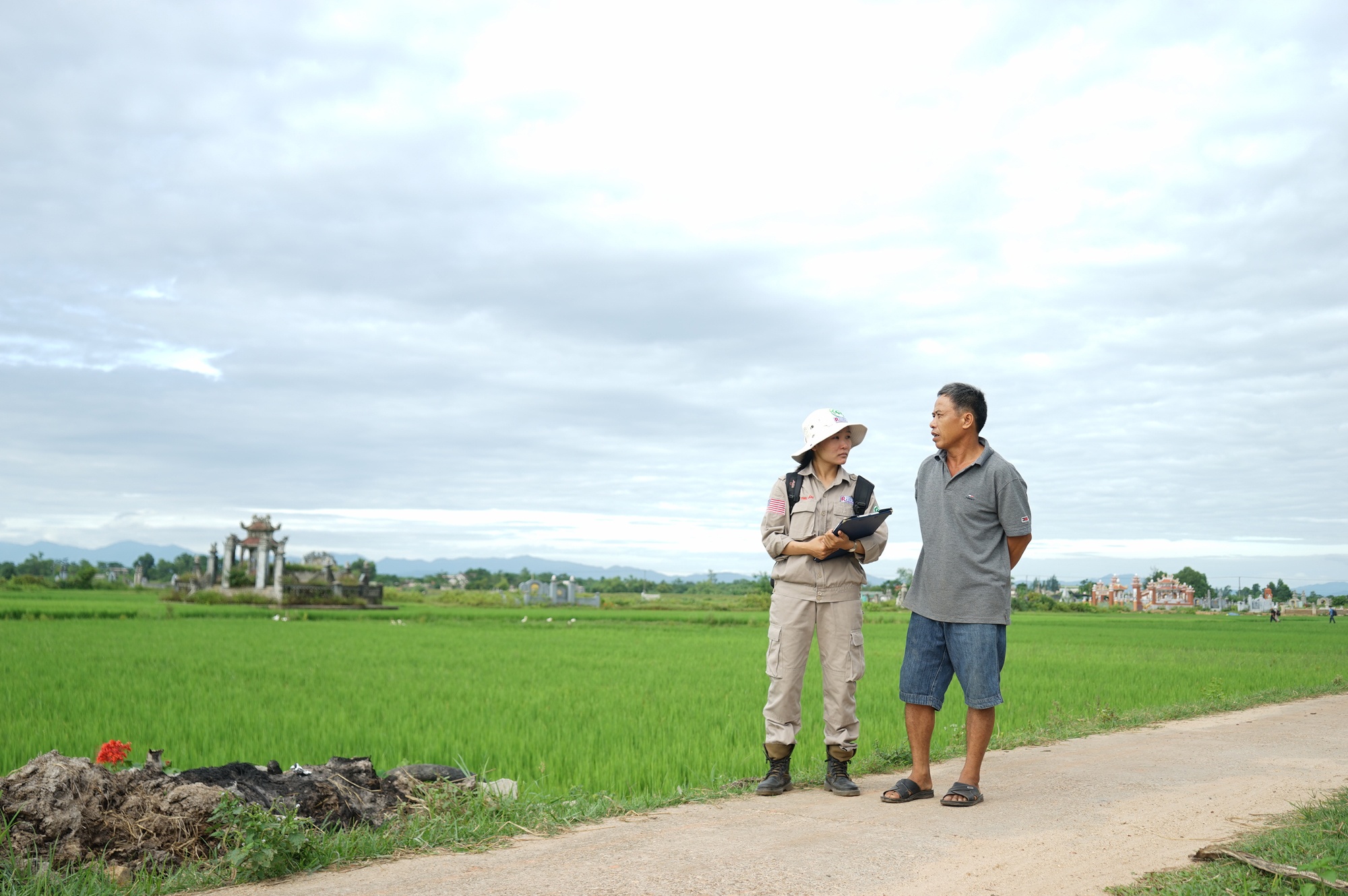 những cô gái phá bom thời bình ảnh 3 nhung co gai pha bom thoi binh anh 3
