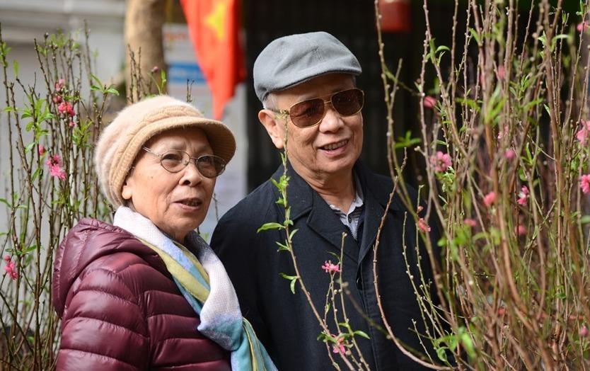 Khong khi lanh suy yeu, mua lon tai Trung Bo giam dan hinh anh