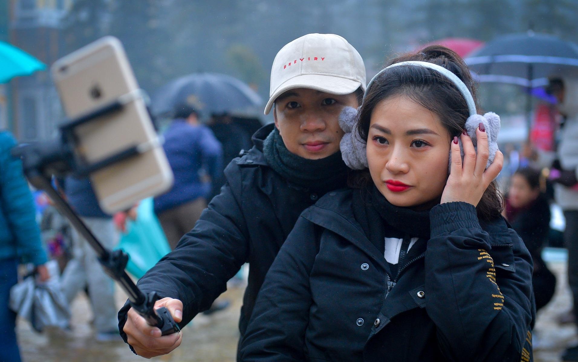 Mau Son xuong -0,6 do C, mien Bac tiep tuc chong choi dot ret ky luc hinh anh