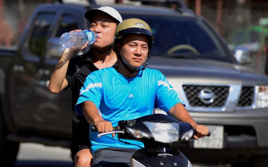 Nang nong gia tang tai Nam Bo, co noi tren 37 do C hinh anh