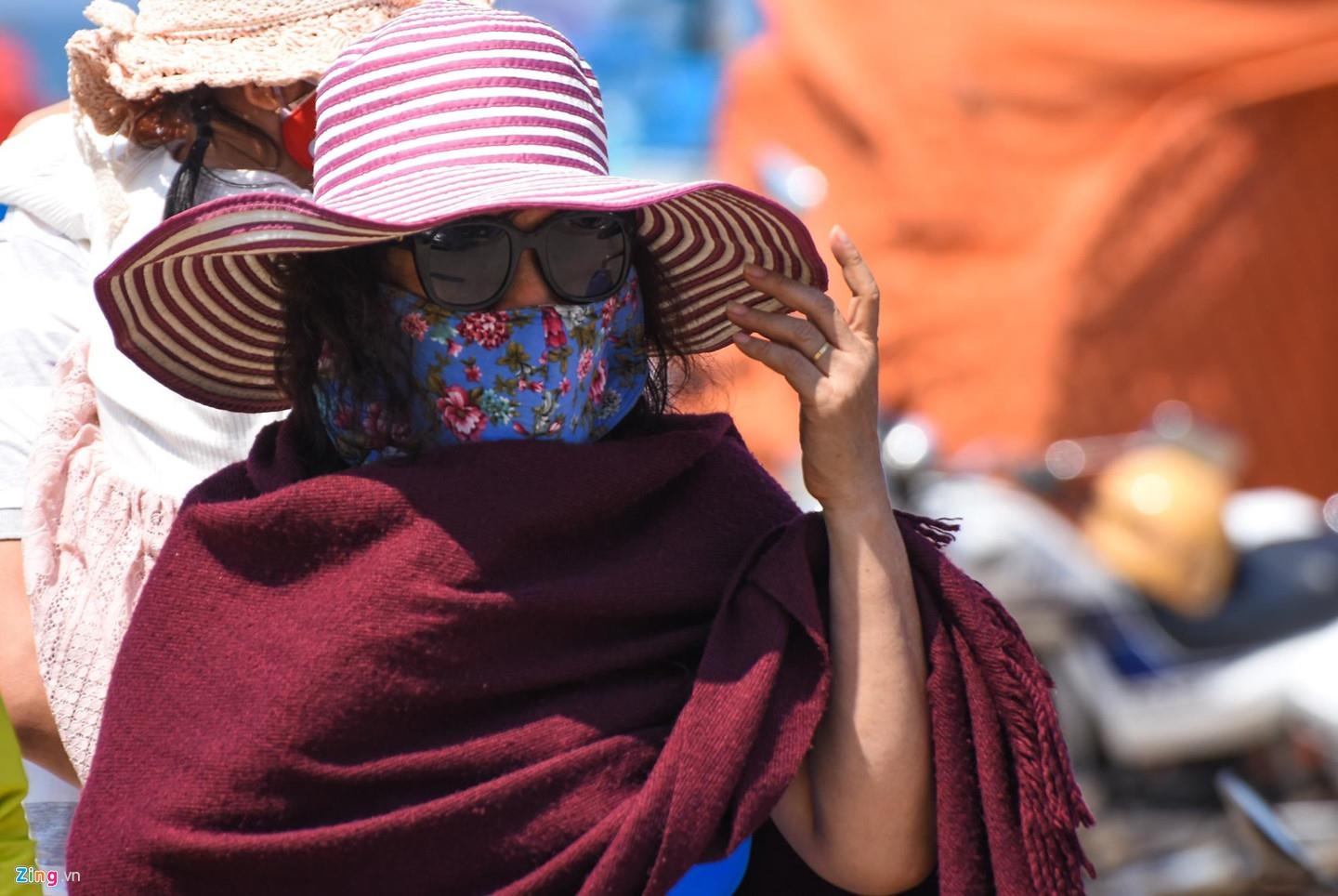 Bac va Trung Bo ngay nang nong, toi mua dong kem gio manh hinh anh