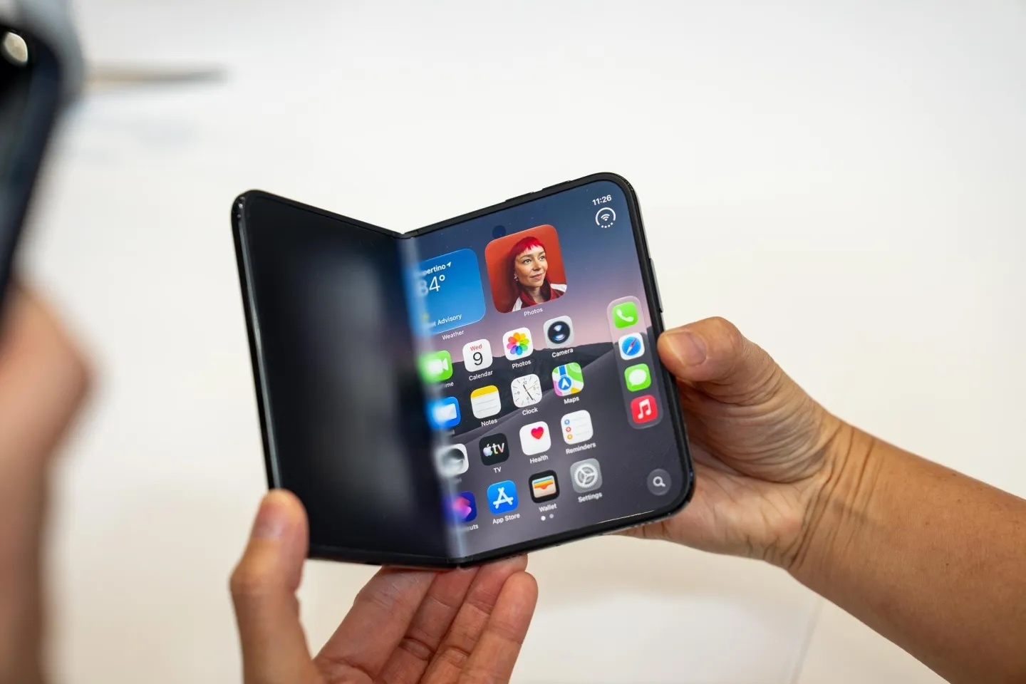 Đây là iPhone Duo, chiếc điện thoại gập đầu tiên của Apple