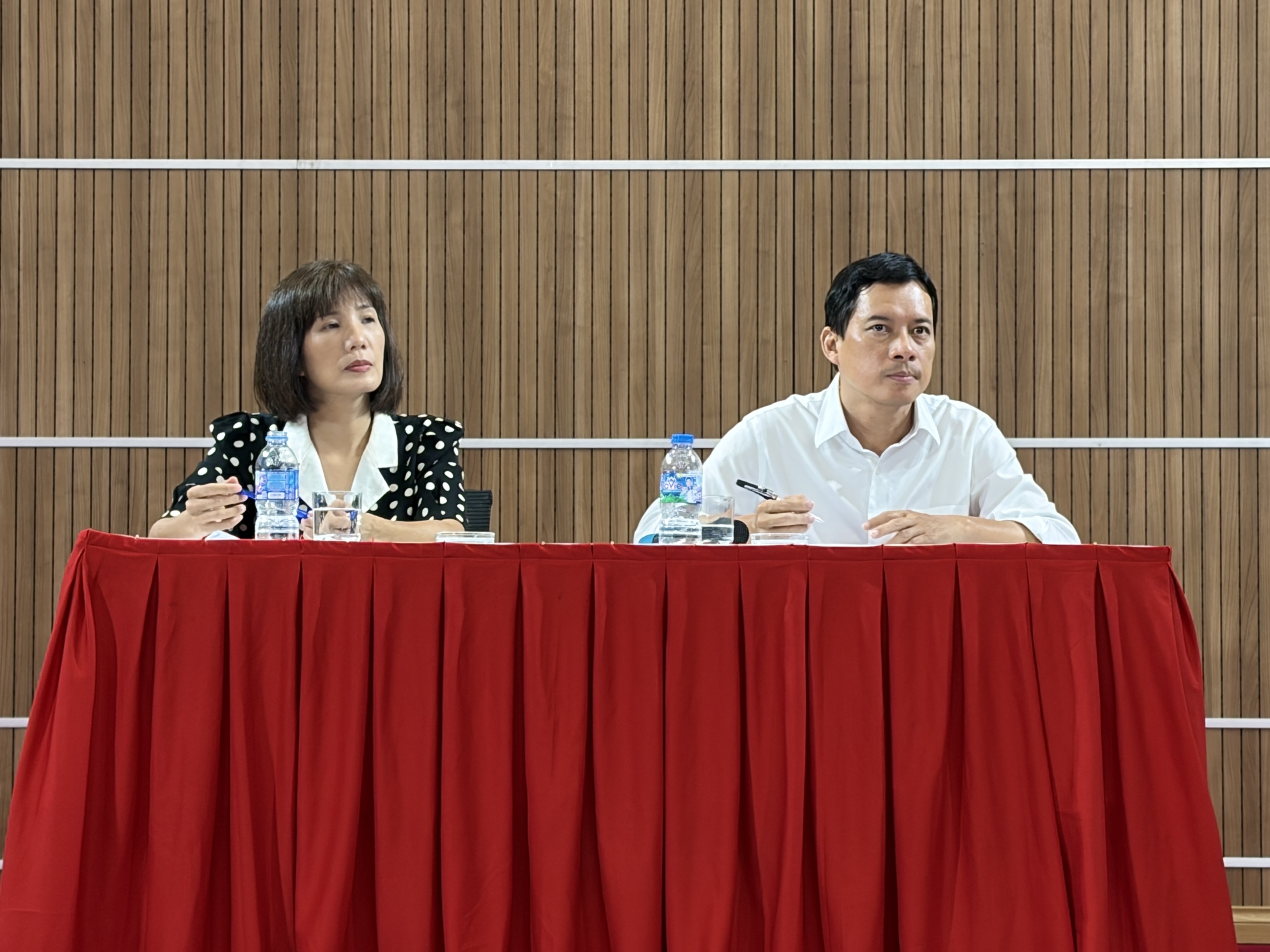 Chia se link bai bao,  vi pham ban quyen,  tin gia anh 1