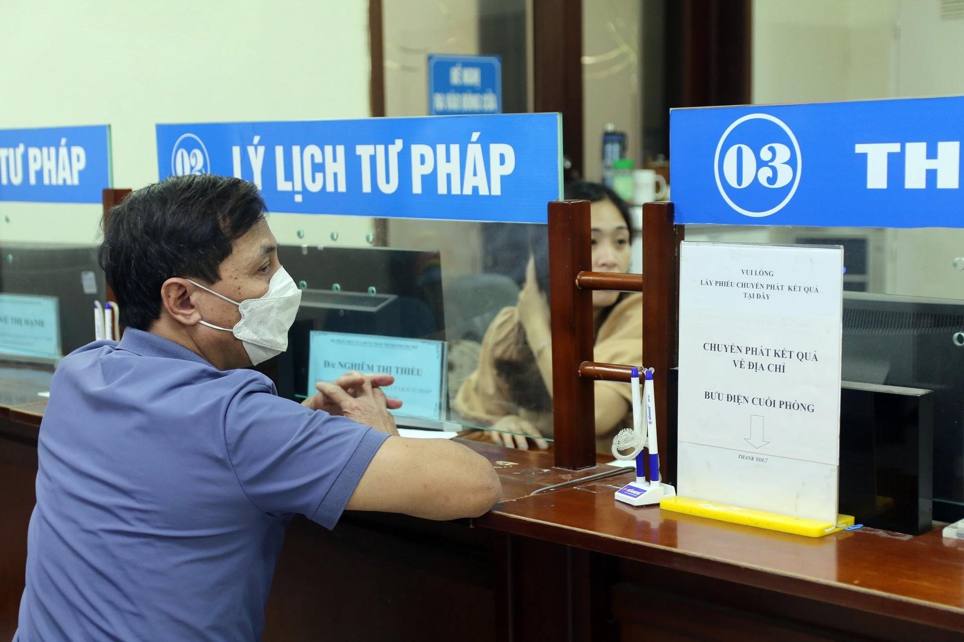 căn cước,  hộ chiếu,  l&yacute; lịch tư ph&aacute;p,  giấy ph&eacute;p l&aacute;i xe  ảnh 1