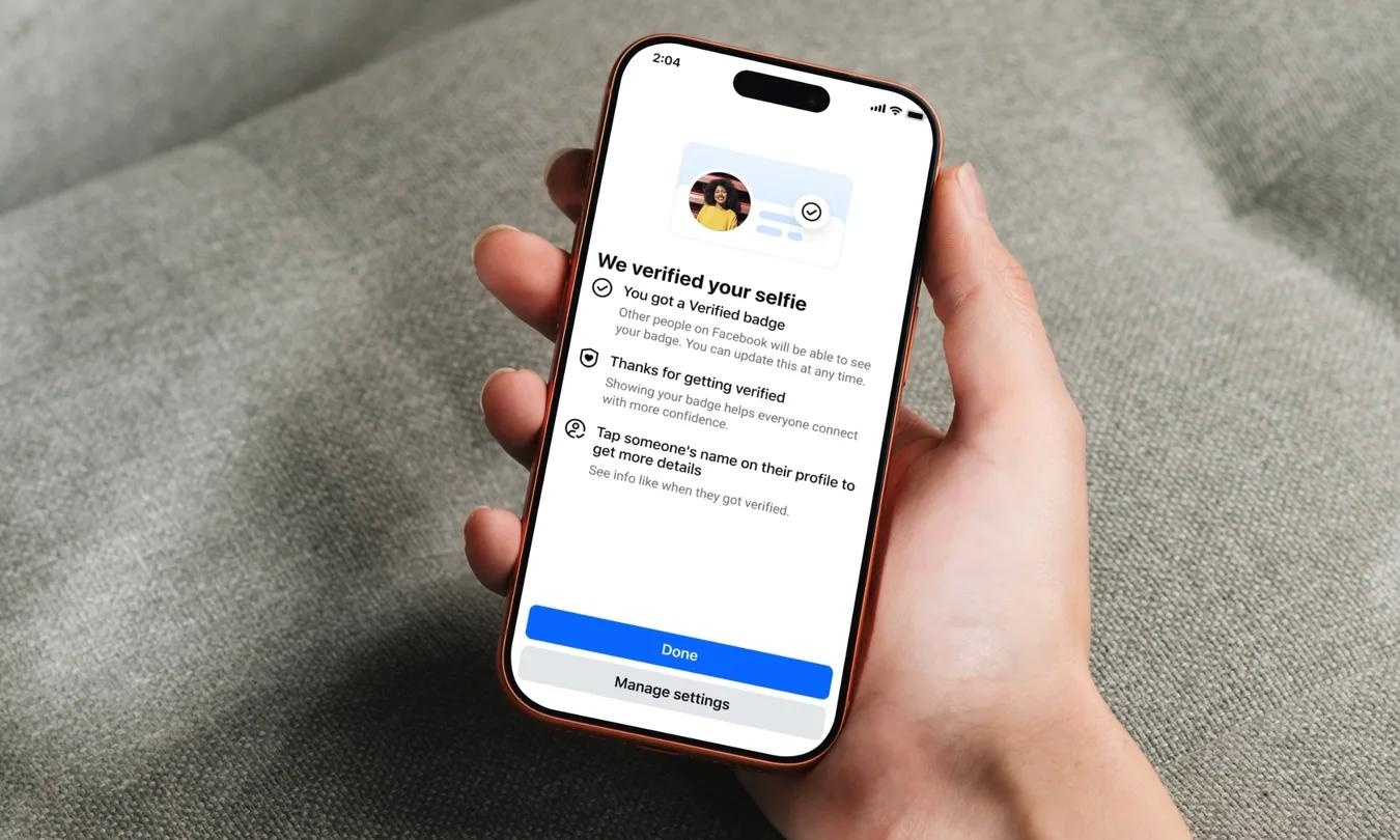 Facebook cấp tick trắng miễn phí