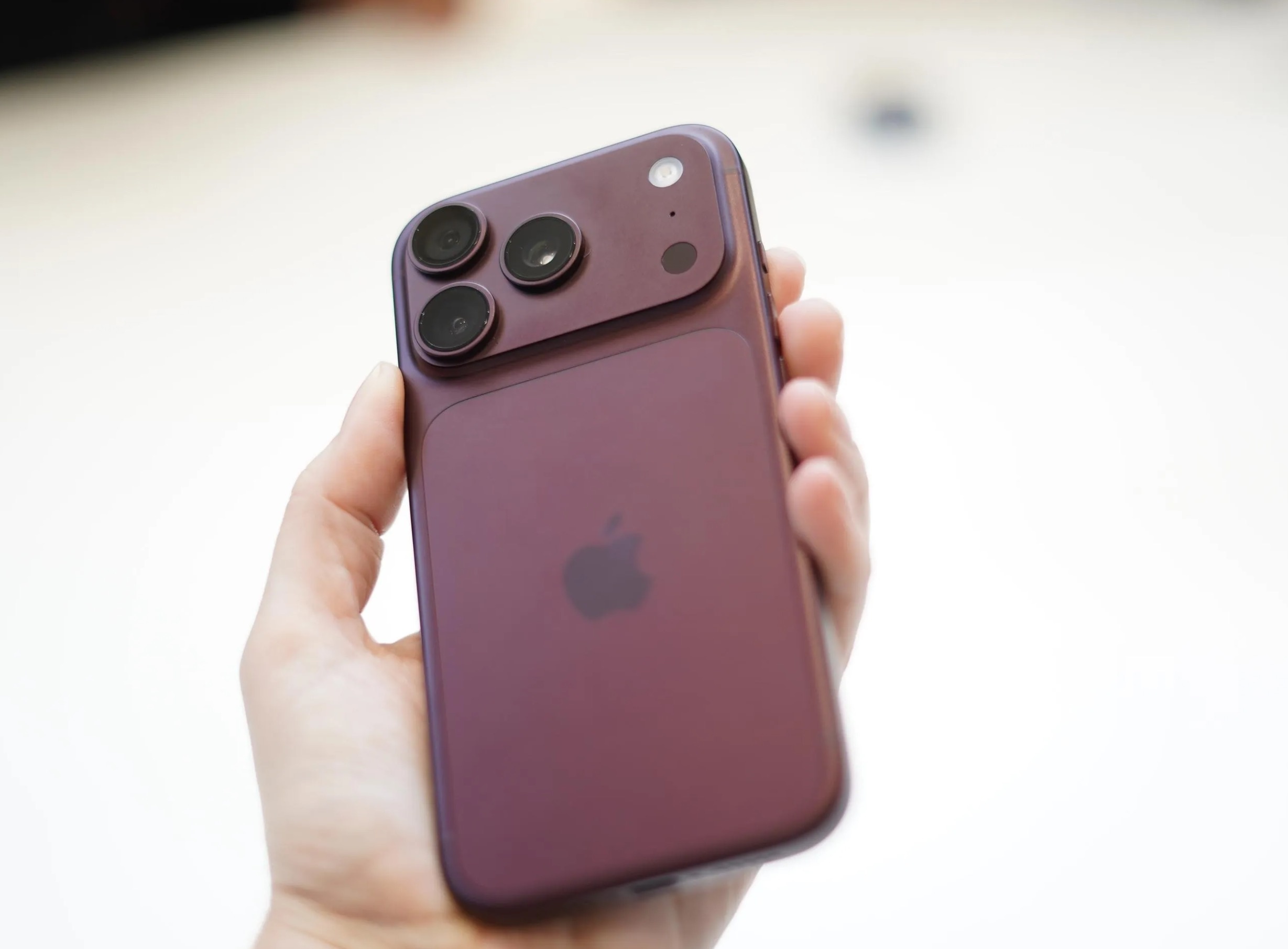 iPhone 18 mở đặt trước ở Việt Nam, Pro Max cháy hàng sau vài phút