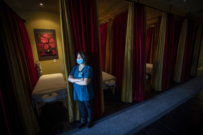 Nganh nail cua nguoi goc Viet o My dieu dung vi Covid-19 hinh anh