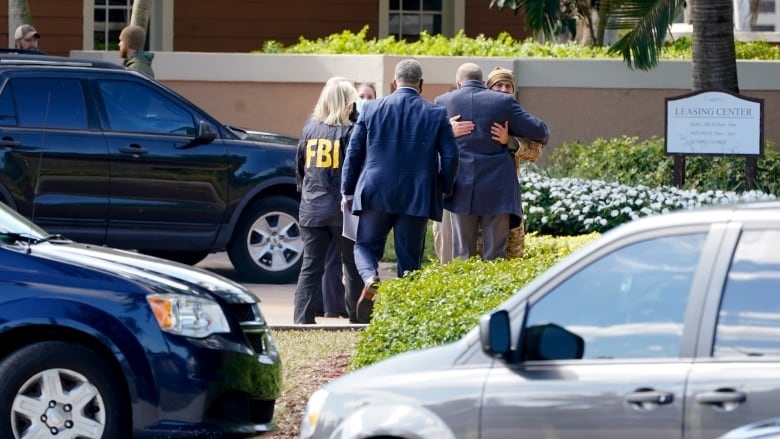 Hai dac vu FBI bi giet trong cuoc dot kich o Florida hinh anh