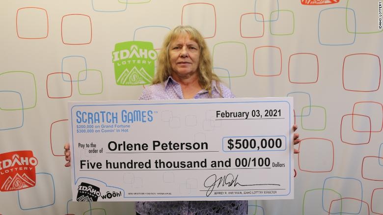 Nguoi phu nu My trung so 2 lan lien tiep, duoc 500.000 USD hinh anh