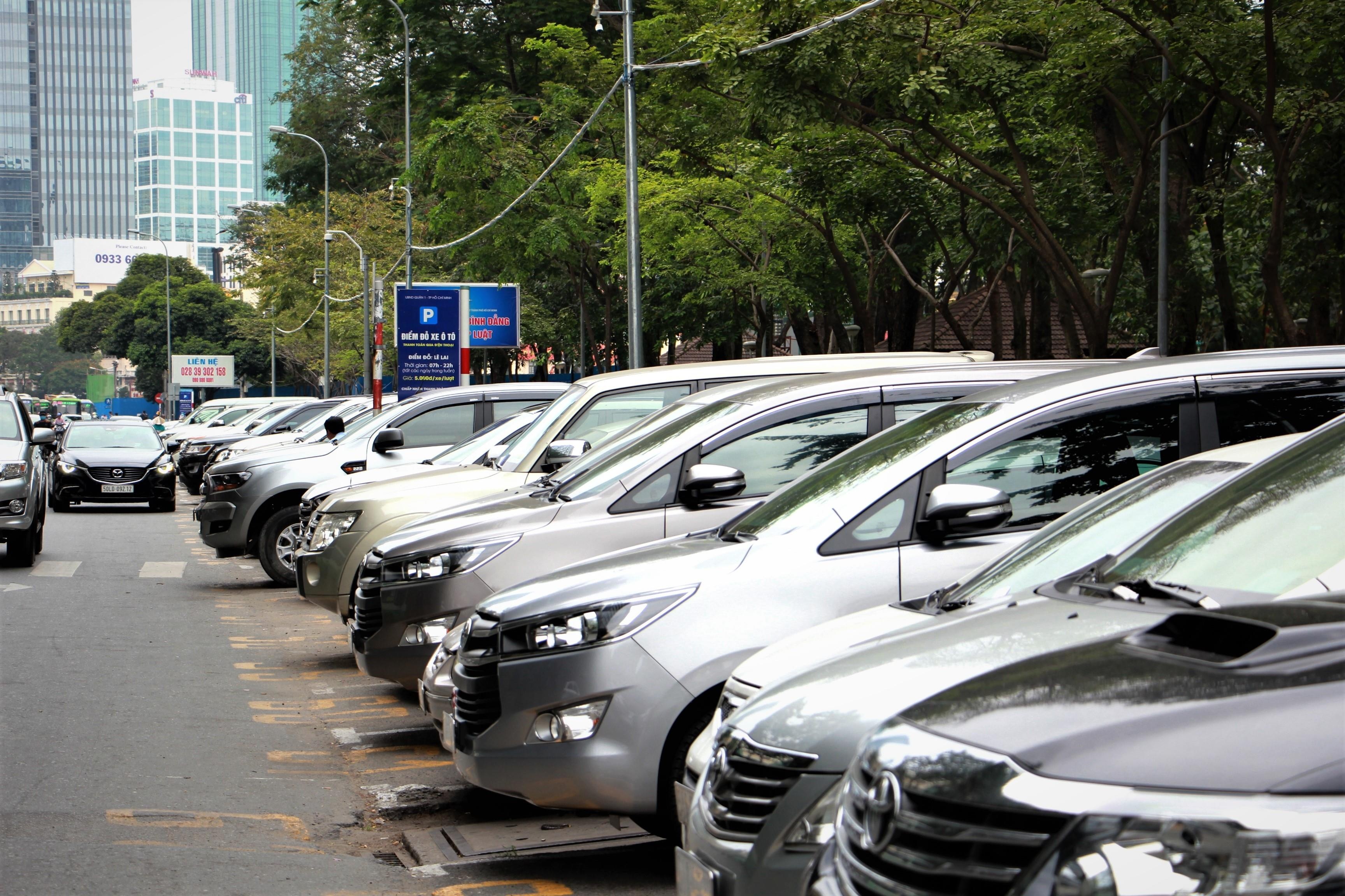 thu phi dau xe o TP.HCM anh 1