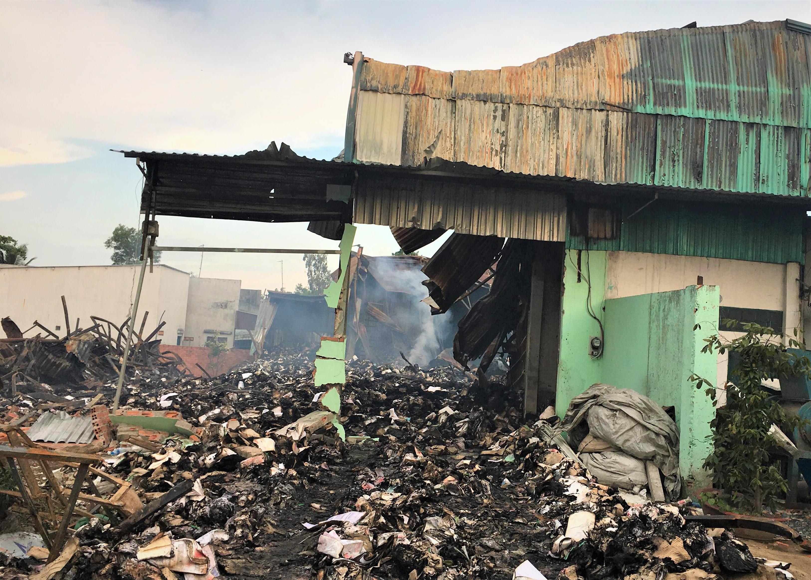 cháy nhà kho chứa hồ sơ ảnh 2 chay nha kho chua ho so anh 2