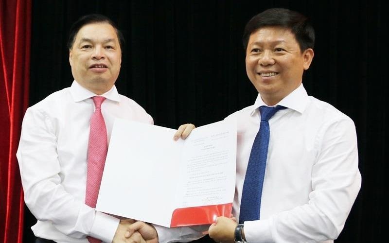 Ong Tran Thanh Lam lam Vu truong Bao chi - Xuat ban hinh anh