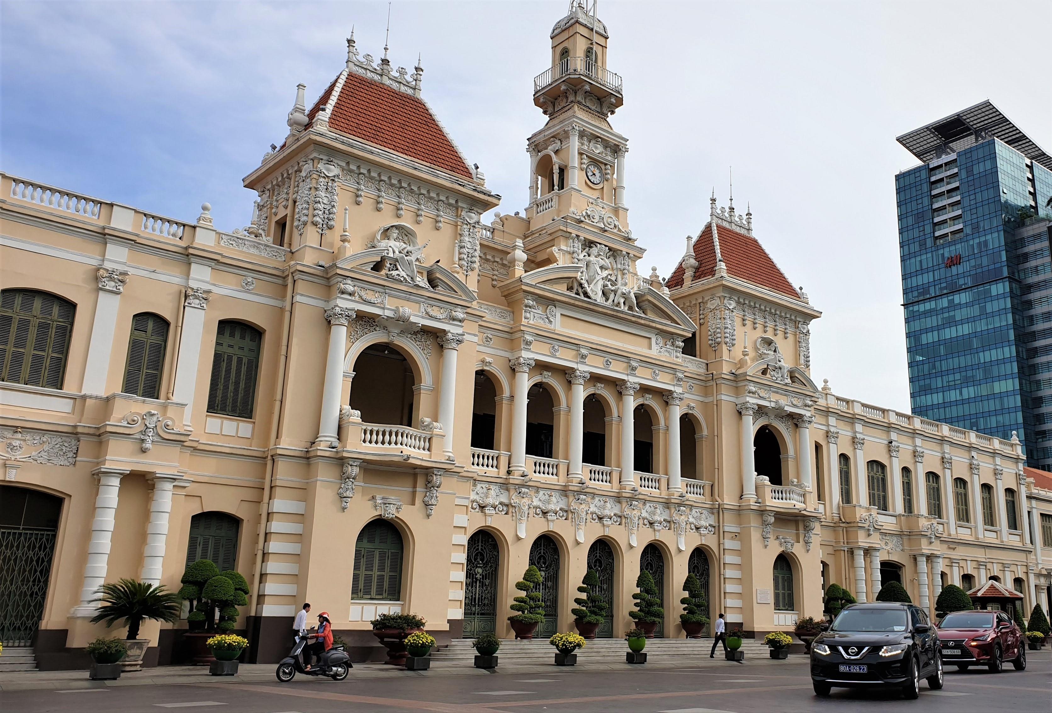 Nguoi kien So Thong tin va Truyen thong TP.HCM bi khai tru Dang hinh anh