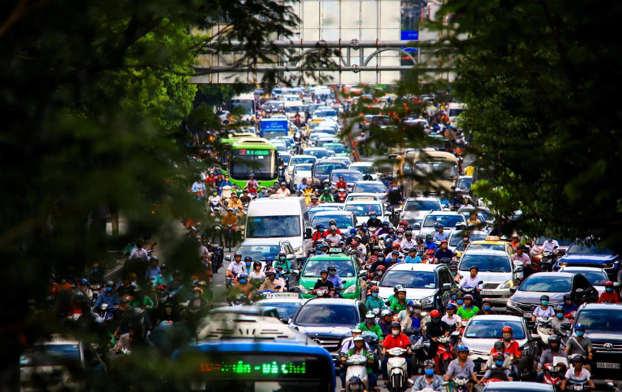 4.850 ty co xoa duoc diem den ket xe khu san bay Tan Son Nhat? hinh anh