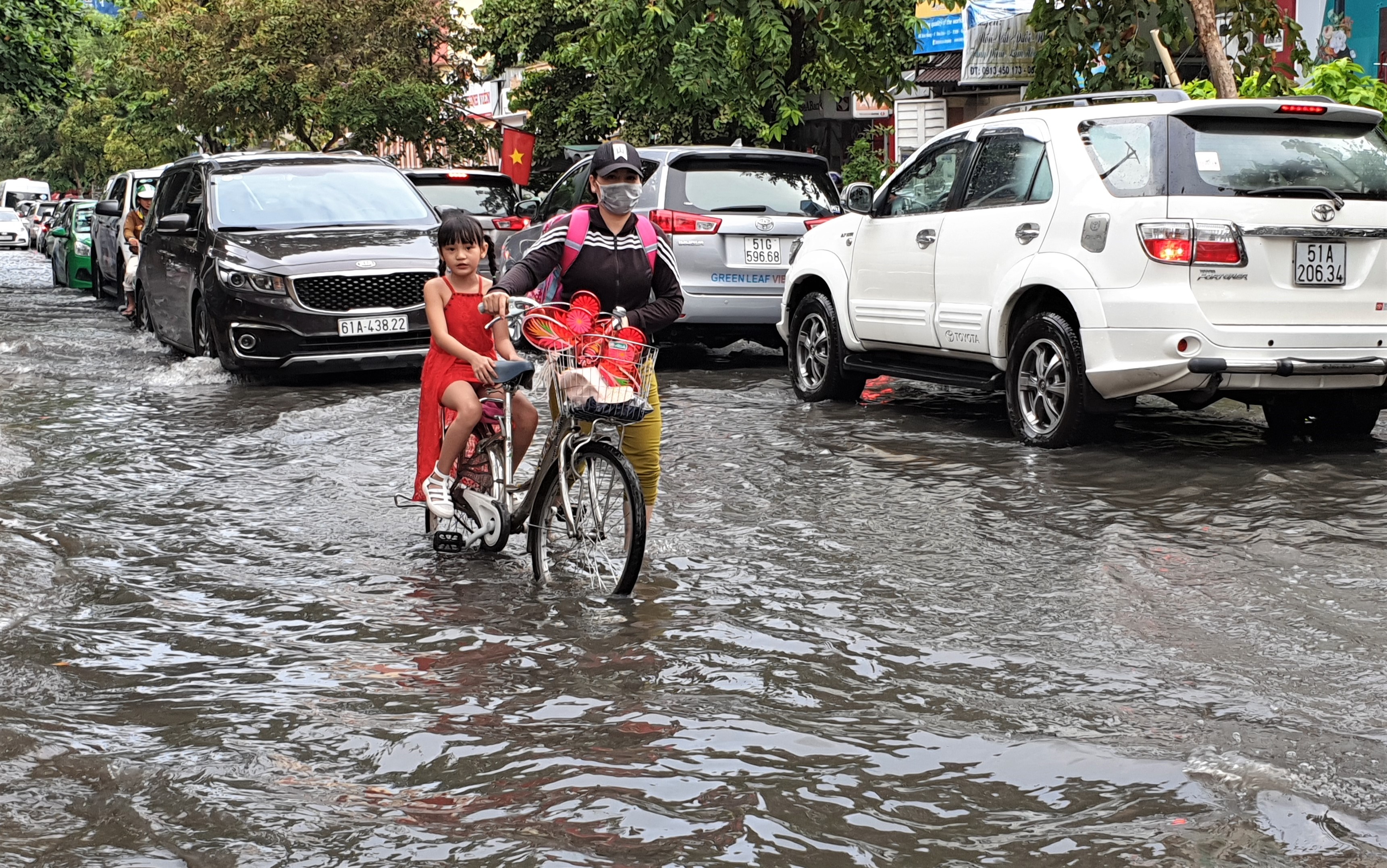 Phố nhà giàu ngập nước ảnh 1 Pho nha giau ngap nuoc anh 1