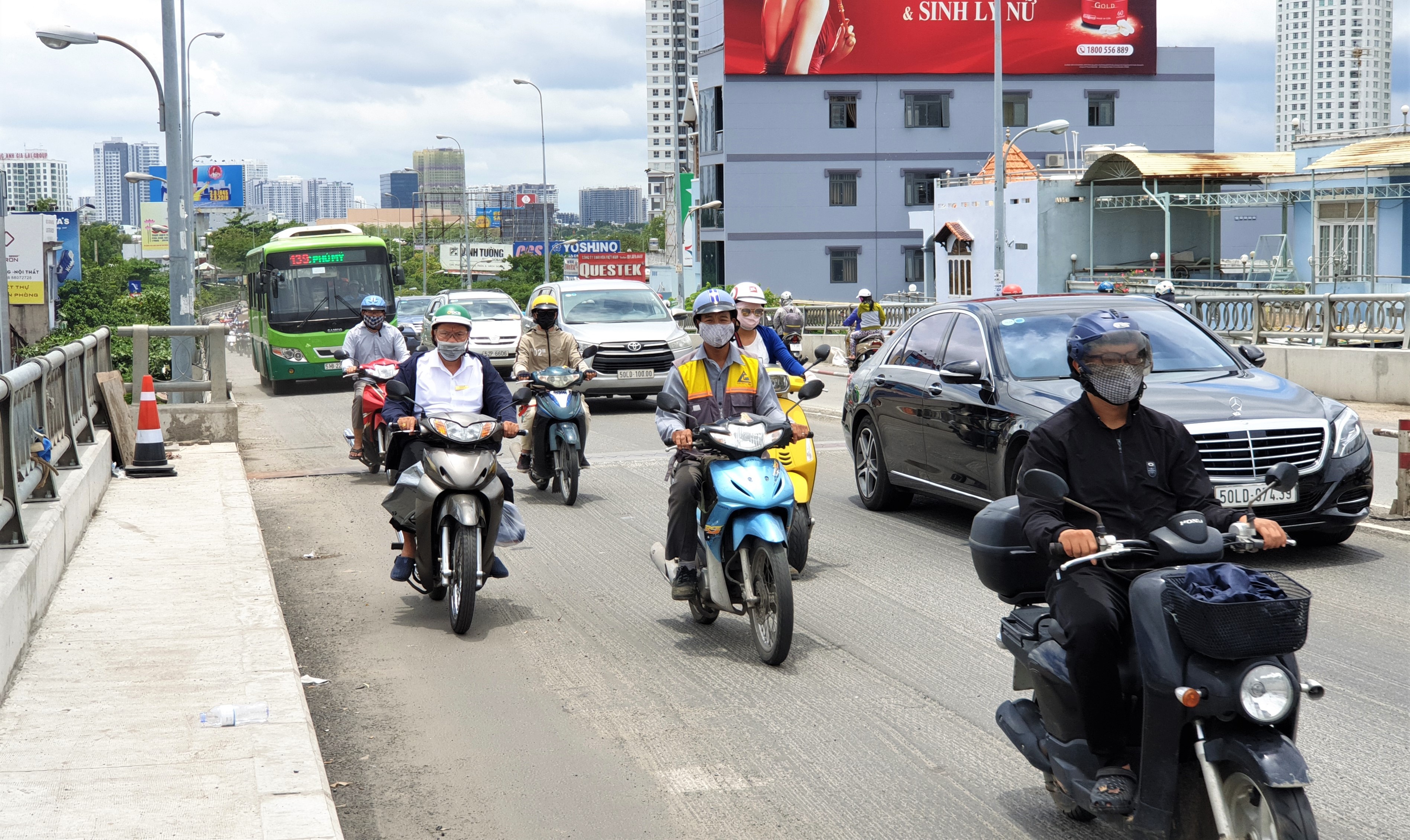 cau Kenh Te thoat ket xe anh 1