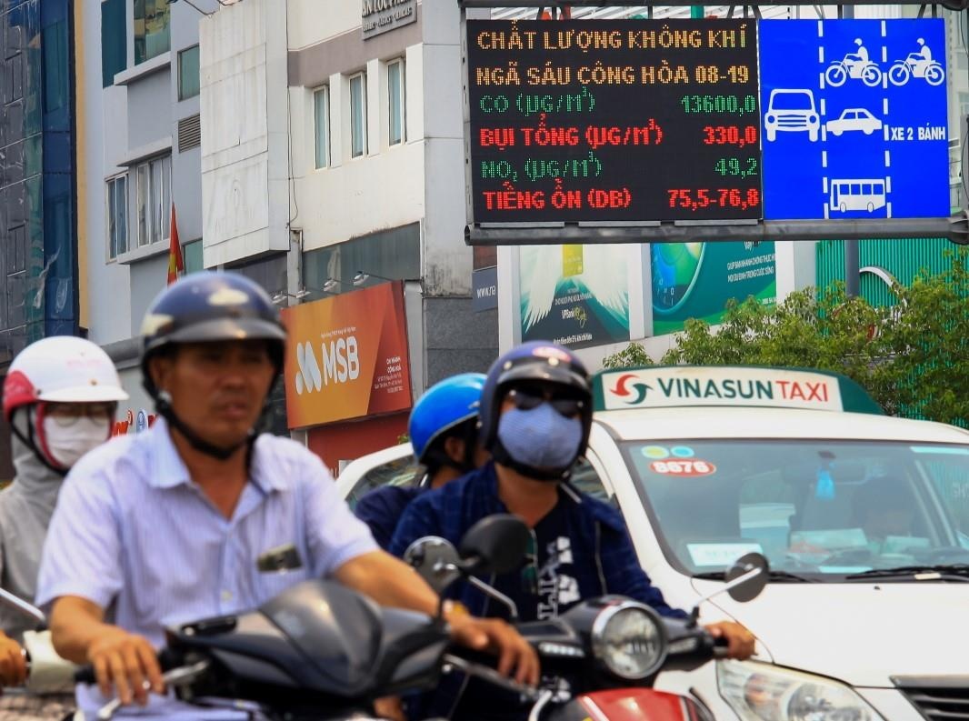 Quan trac thu cong, 3 ngay sau TP.HCM moi biet o nhiem hay khong hinh anh