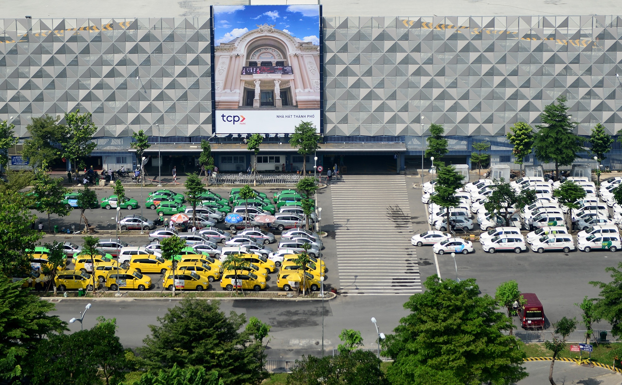 lam them bai dau xe san bay Tan Son Nhat anh 1