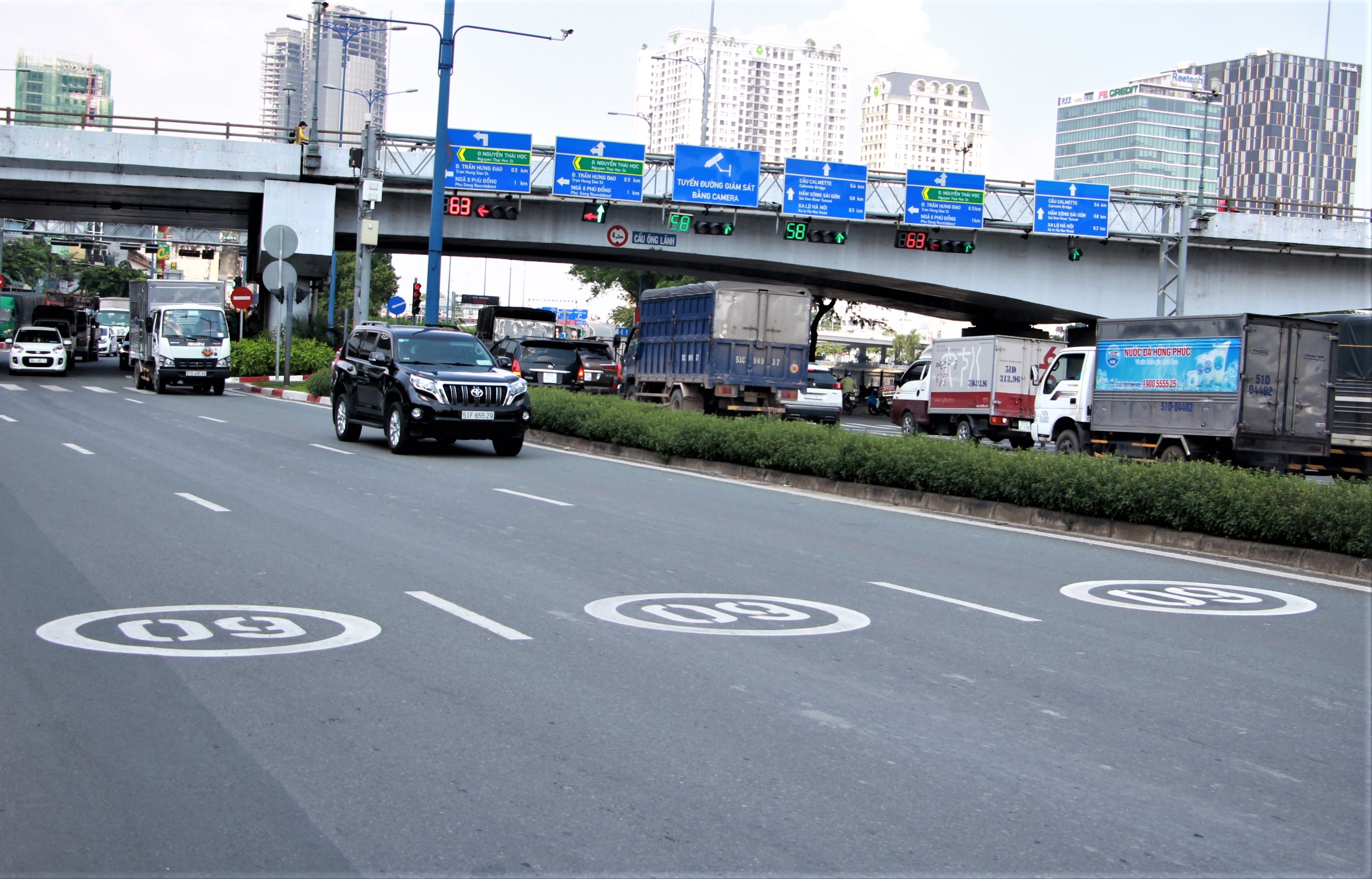 bien bao vach son toc do dau tien o TP.HCM anh 1