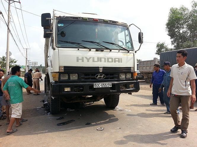 Phat hang chuc ty, xe qua tai van tung hoanh o TP.HCM hinh anh