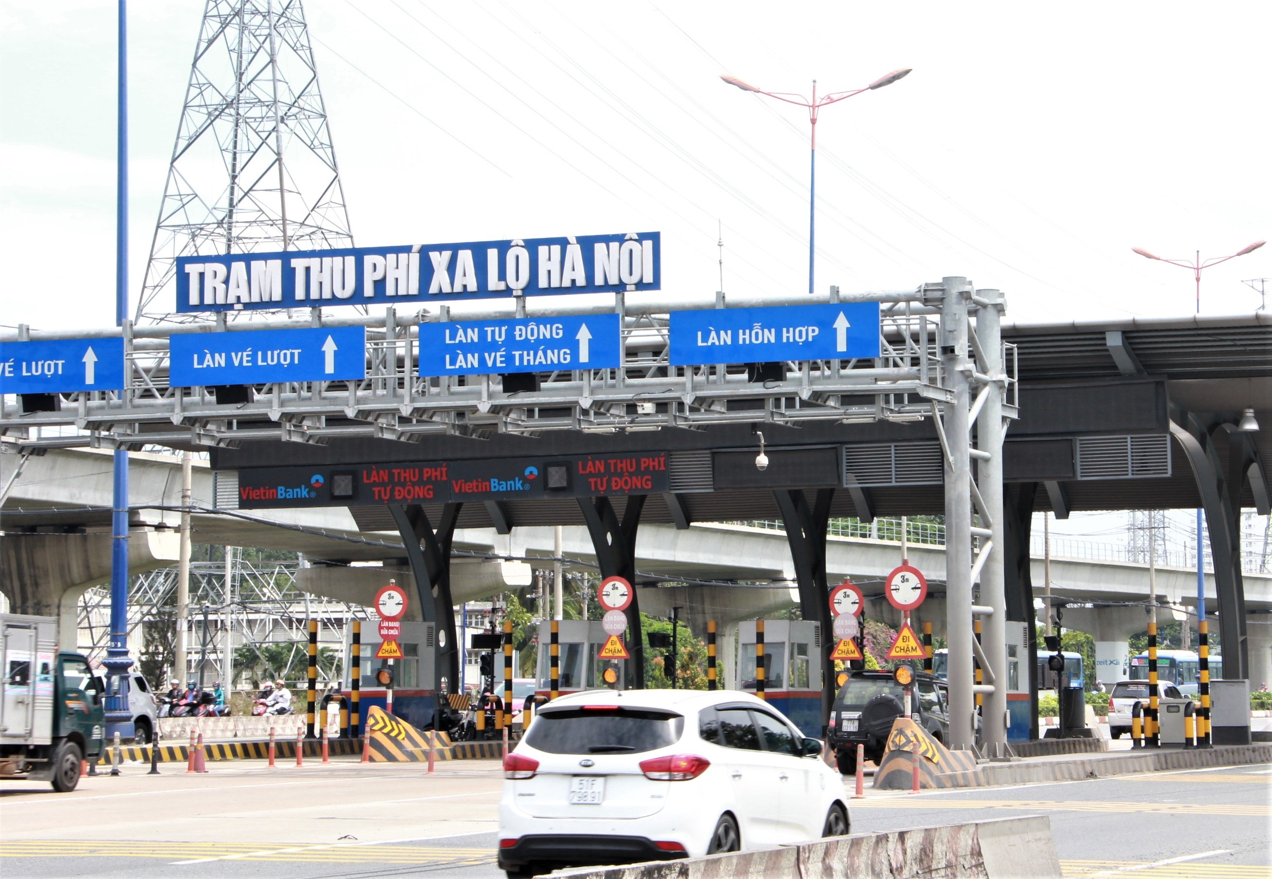 TP.HCM bai bo quyet dinh thu phi duong bo anh 1