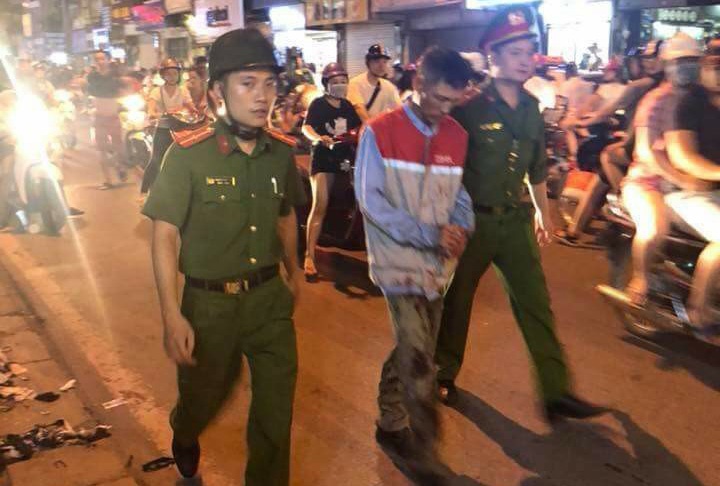 Chong dam guc vo cu truoc mat con 6 tuoi hinh anh